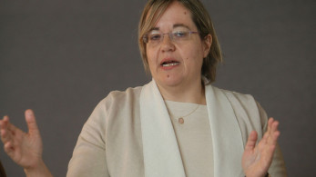 Κατριβάνου (ΣΥΡΙΖΑ) σε βουλευτή της ΝΔ: «Εσείς τους πνίξατε τους ανθρώπους με τις αποτροπές» (Βίντεο)