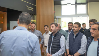 Εκλογές 2023 - Ο Ανδρουλάκης είναι σκληρός: «Θα τους βάλουμε τα δύο πόδια σε ένα παπούτσι»