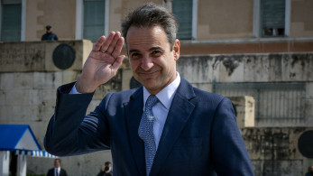 Καθείς εφ’ ω ετάχθη τώρα…