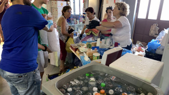 Φωτιά στη Ρόδο: κύμα αλληλεγγύης από τους κατοίκους στους τουρίστες