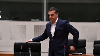 Παραίτηση Τσίπρα: «Πέταξε λευκή πετσέτα» λέει ο γαλλικός Τύπος