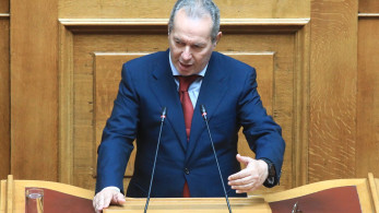 Θέλουν οι Σπαρτιάτες να κρυφτούν κι ο Κασιδιάρης δεν τους αφήνει