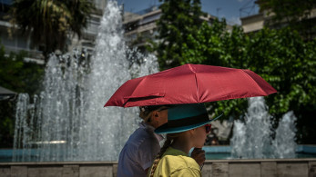 Eπί ποδός η κυβέρνηση για τον καύσωνα διαρκείας - Ετοιμότητα σε εναέρια μέσα και ΕΚΑΒ