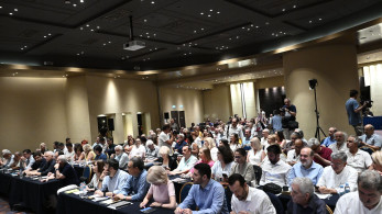 ΣΥΡΙΖΑ, μη σκαλίζεις τις στάχτες σου