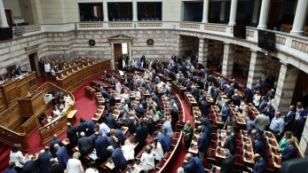 ΣΥΡΙΖΑ: από τα περί «εθνικού διχασμού» στην... επιφύλαξη για την ψήφο των αποδήμων