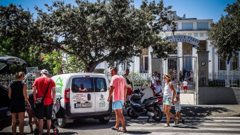 Πρώτα το ζην και μετά το... αμπελοφιλοσοφείν