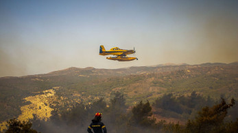 Φωτιές: σε ύφεση στη Ρόδο - Οριοθετήθηκε στην Υλίκη - Ενεργά μέτωπα σε Κάρυστο, Αίγιο και Κέρκυρα