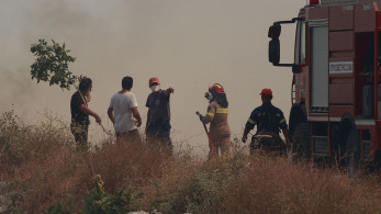 Φωτιές: εκκενώνεται χωριό στην Κέρκυρα - Νέες αναζωπυρώσεις στη Ρόδο