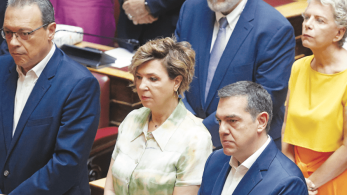 Διαβάστε στην εφημερίδα «το Μανιφέστο»: Κομμάτια και θρύψαλα
