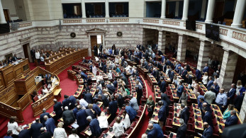 Στη Βουλή η τροπολογία για τις τριετίες και την ασφαλιστική ικανότητα σε πληγέντες