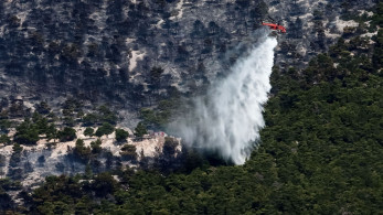 Φωτιές: συνεχείς αναζωπυρώσεις στην Πάρνηθα - Σε εγρήγορση οι Θρακομακεδόνες