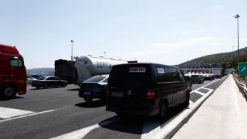 Φωτιά σε βυτιοφόρο: ξεκίνησε η διαδικασία για τη μετάγγιση του φορτίου