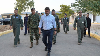 Στην αεροπορική βάση Ελευσίνας ο Νίκος Χαρδαλιάς - Συγχαρητήρια για τις επιχειρήσεις πυρόσβεσης