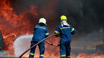 Πάτρα: φωτιά σε εργοστάσιο στο Γομοστό - Μήνυμα 112 για τους καπνούς