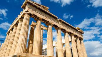 L' Echo: Οι τουρίστες στοιχηματίζουν στην Ελλάδα, οι επενδυτές επίσης