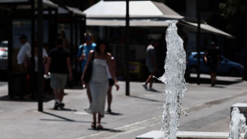 Τέταρτη συνεχόμενη ημέρα «στον φούρνο» - Η χώρα ασφυκτιά από τον καύσωνα