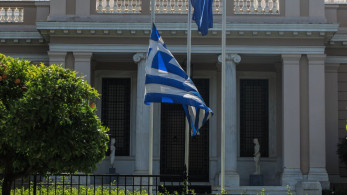 Κυβέρνηση: Η χώρα δεν θα γυρίσει πίσω σε εποχές αβεβαιότητας και εκβιασμών από ισχυρά συμφέροντα - Καλοδεχούμενη η πρόταση δυσπιστίας