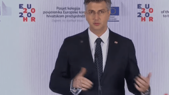 «Εμφύλιος» στην Κροατία για τους χούλιγκαν: κατά του Προέδρου ο πρωθυπουργός