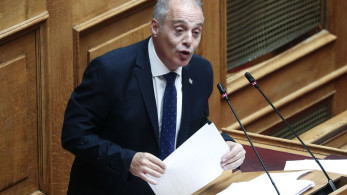 Παραλήρημα Βελόπουλου στη Βουλή - Θεωρία συνωμοσίας και για τα... χάρτινα καλαμάκια