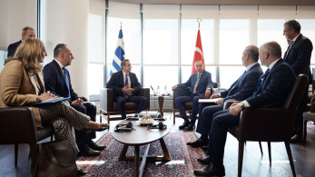 «Στα σκαριά» συμφωνία Ελλάδας–Τουρκίας για το μεταναστευτικό – Τι συζήτησαν Μητσοτάκης–Ερντογάν