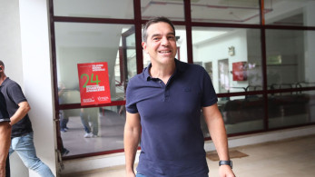 Ο κάζουαλ Τσίπρας εμφανίστηκε σε ταβέρνα στα Γιάννενα (φωτο)
