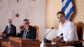 Ο Κυριάκος Μητσοτάκης θα μιλήσει στην παρουσίαση του νέου βιβλίου του Δημήτρη Τσιόδρα