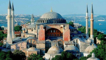 Νέα πρόκληση Ερντογάν: Στην Αγιά Σοφιά θα διαβαστεί προσευχή για την Άλωση