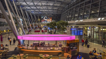 Με μάσκες και χωρίς duty free στα αεροδρόμια