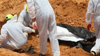 Φρίκη στη Λιβύη: Εντοπίστηκαν ομαδικοί τάφοι