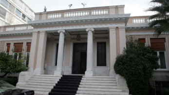 Συνελήφθησαν 7 μέλη του “Ρουβίκωνα”- Πέταξαν τρικάκια έξω από το Μαξίμου