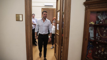 Είναι αργά για δάκρυα, σύντροφοι