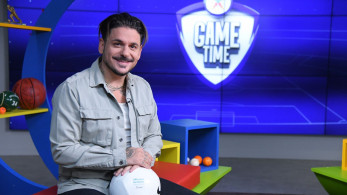 Ο Stan τραγουδάει «Επικίνδυνα» στο ΟΠΑΠ Game Time για το Ελλάδα-Ιρλανδία