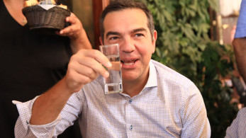 Ηχηρή επανεμφάνιση Τσίπρα: στο «Στέκι του Αρτέμη» για... τσίπουρα