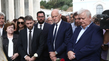 Συγκίνηση στο διετές μνημόσυνο της Φώφης Γεννηματά - Σύσσωμο το ΠΑΣΟΚ στο Α' Νεκροταφείο