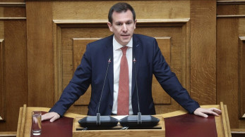 Παναγιώτης Δουδωνής: ο εξ απορρήτων του αρχηγού που κρυφοκοιτάζει… στα δεξιά