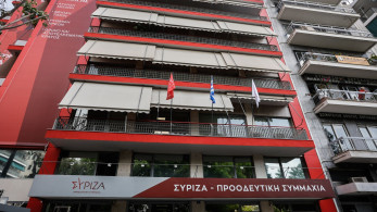 Αρχισε η «αποπαρασίτωση» στο Κόκκινο: απολύθηκαν Σβέρκος, Ραπανάκης, Σιχλετίδης και Σμυρλάκης