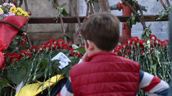 Εκατοντάδες πολίτες προσέρχονται στον χώρο του Πολυτεχνείου