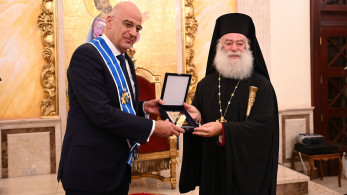 Συνάντηση Δένδια με τον πατριάρχη Αλεξανδρείας