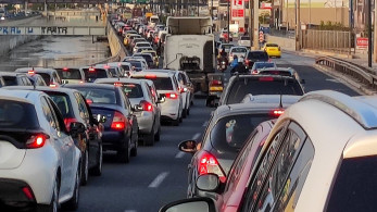 Όχι αυξήσεις στα ασφάλιστρα αυτοκινήτων