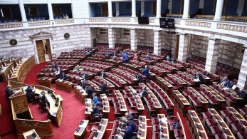 Αίτημα ονομαστικής ψηφοφορίας στο ν/σ για τα ομόφυλα ζευγάρια κατέθεσαν ΝΙΚΗ και ΣΠΑΡΤΙΑΤΕΣ