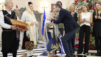 Κάλαντα από το Καστελλόριζο και μαντινάδα για τον ίδιο άκουσε ο πρωθυπουργός