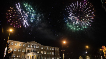 Live: η υποδοχή του νέου έτους από την πλατεία Συντάγματος
