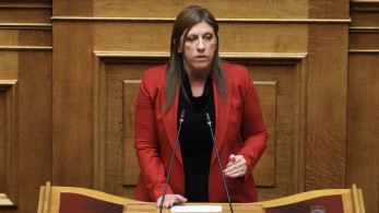 Μονομαχία Κωνσταντοπούλου-Λαμπρούλη στη Βουλή: «Μαζευτείτε»