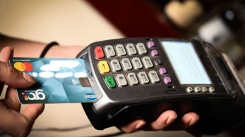 Υπεγράφη ΚΥΑ για χρήση POS σε επιπλέον 35 κλάδους