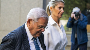 Μπομπ Μενέντεζ: στη φυλακή για 4,5 χρόνια και η σύζυγος του πρώην γερουσιαστή
