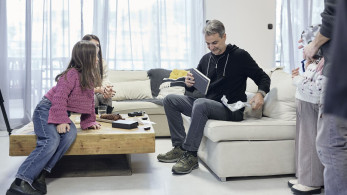 Συνάντηση Μητσοτάκη με ζευγάρι ωφελούμενων του προγράμματος «Σπίτι μου» - Τι συζήτησαν