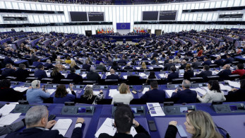 Συκοφαντίες χωρίς στοιχεία για το κράτος δικαίου στην Ελλάδα – Τσιάρας, Βόζεμπεργκ, Κεφαλογιάννης μιλούν στο «Μανιφέστο»