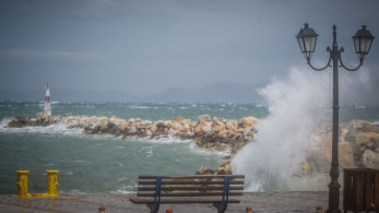 Δεμένα παραμένουν τα πλοία σε Πειραιά, Ραφήνα και Λαύριο λόγω των ισχυρών ανέμων