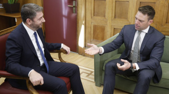 Σε πλήρη σύγχυση  ΣΥΡΙΖΑ – ΠΑΣΟΚ: στηρίζουν τη συκοφαντία και την αποκαλούν… έρευνα