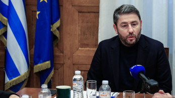 Ο Ανδρουλάκης αναζητεί πρόσωπα της τηλεόρασης για τις ευρωεκλογές